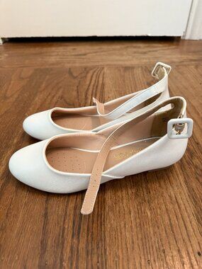 Dreampairs White Ballet Flats with Ankle Strap – Women’s Size 6